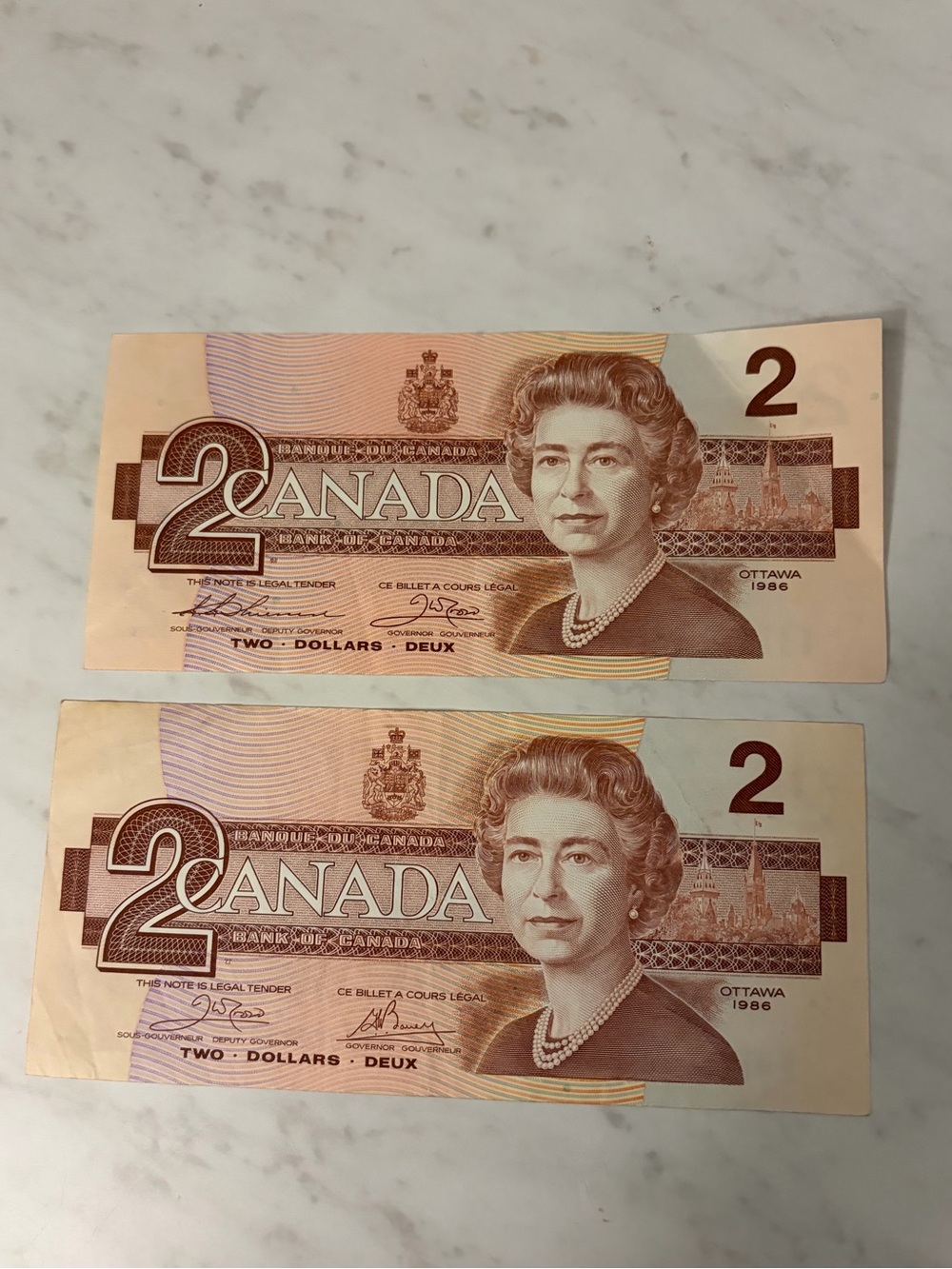 1986 2 set - Vintage Canada Two Dollar Banknotes - circulated